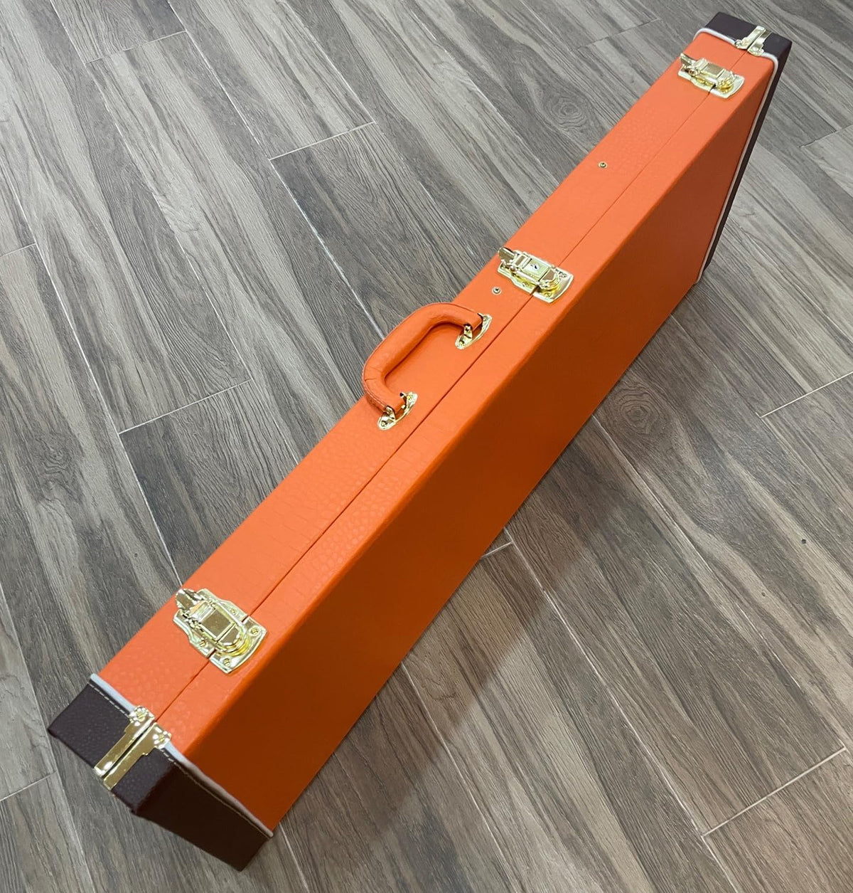 39" Electric Guitar Hard Case with Lockable Wood Frame and Plush Interior N162